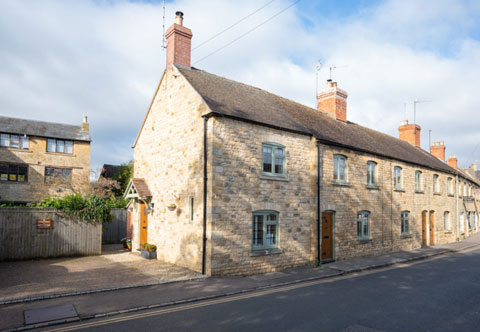 Crafty Cottage outside