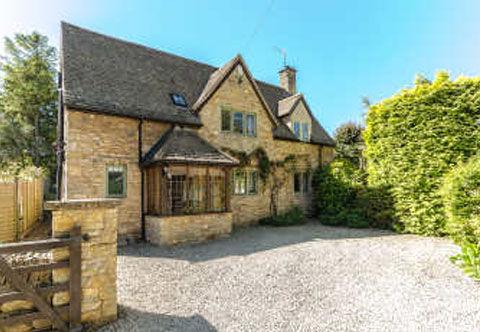 Robin Cottage outside