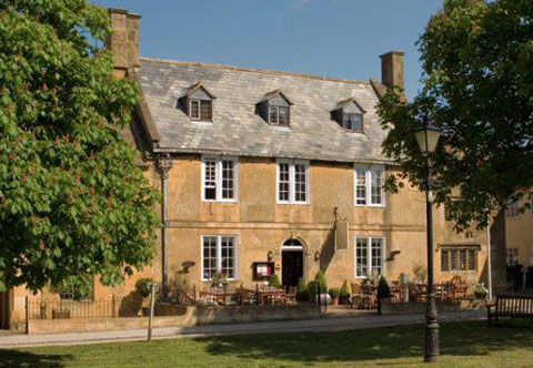 Russell's Restaurant with Rooms front