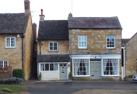 Bay House Broadway outside